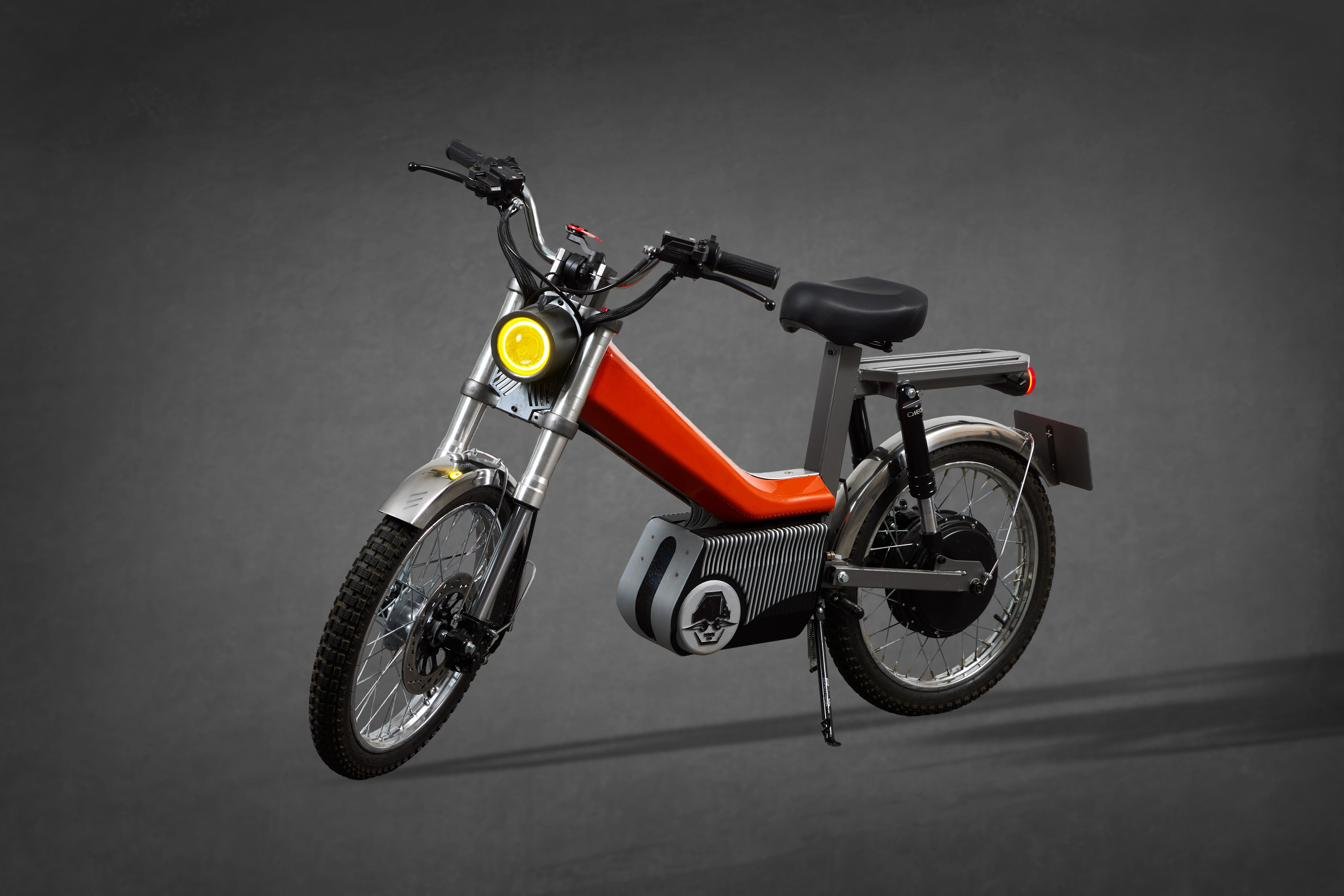 Mobylette électrique française Barrolex — photo studio